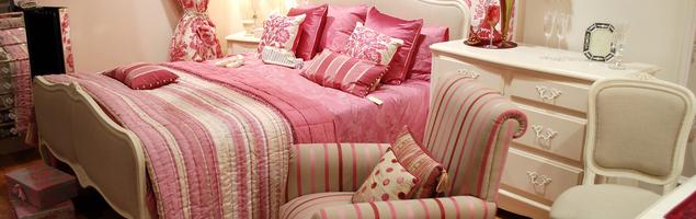 Sypialnia w stylu vintage – jakie kolory ścian wybrać? 